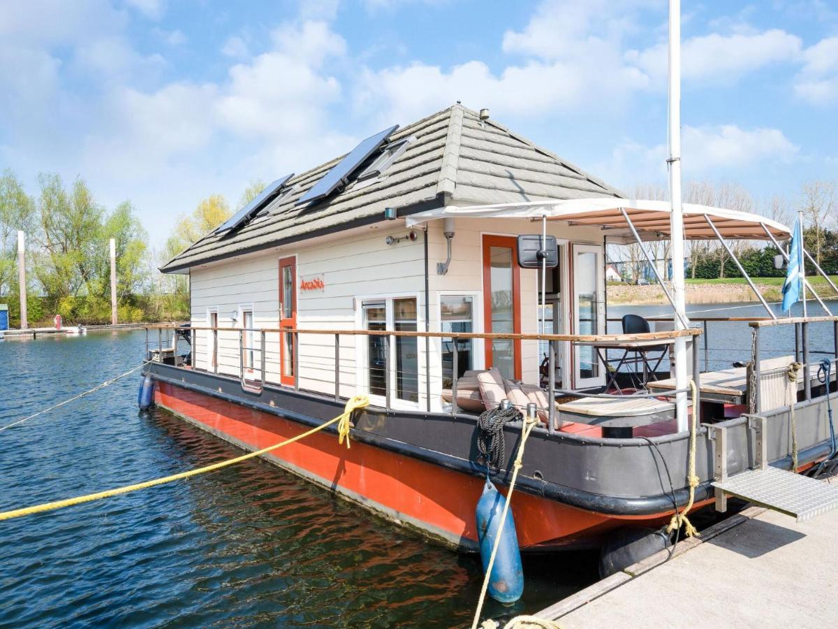 Fantastic Watervilla In Kerkdriel At The Zandmeren Lake 外观 照片